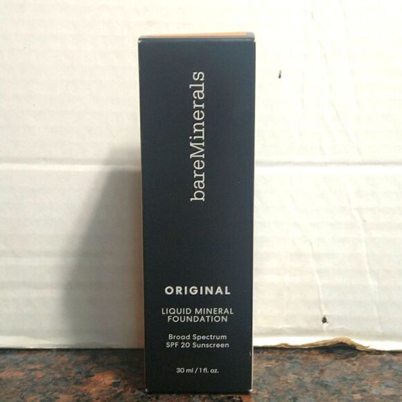 Bare Minerals Liquid Mineral Foundation...New in Box - Picture 1 of 8
